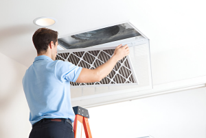 man cleaning air duct in el paso texas